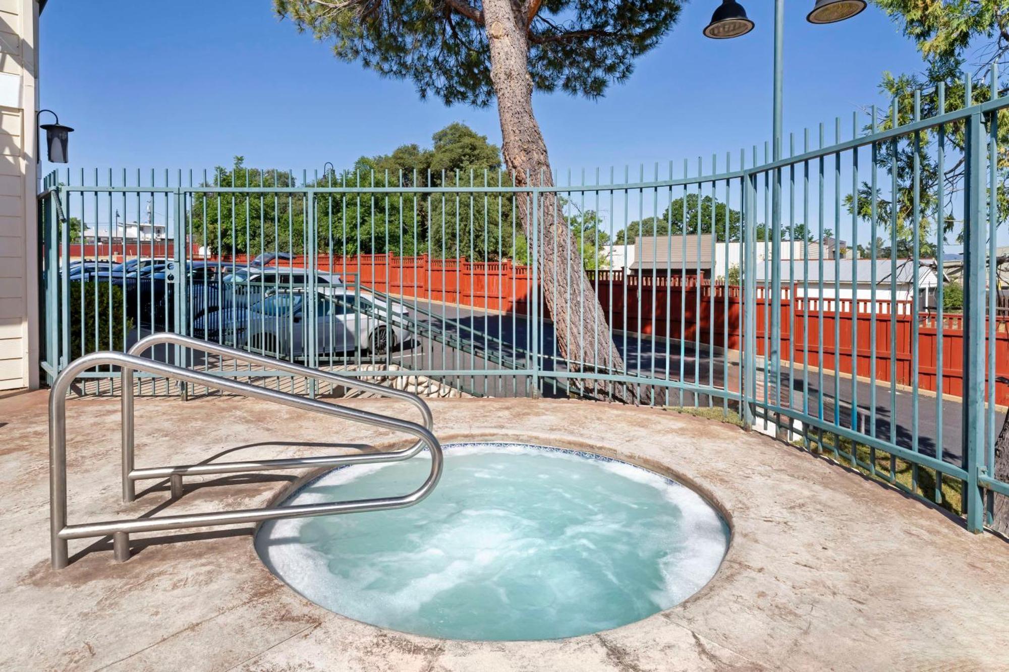 Best Western Cedar Inn & Suites Angels Camp Exterior photo